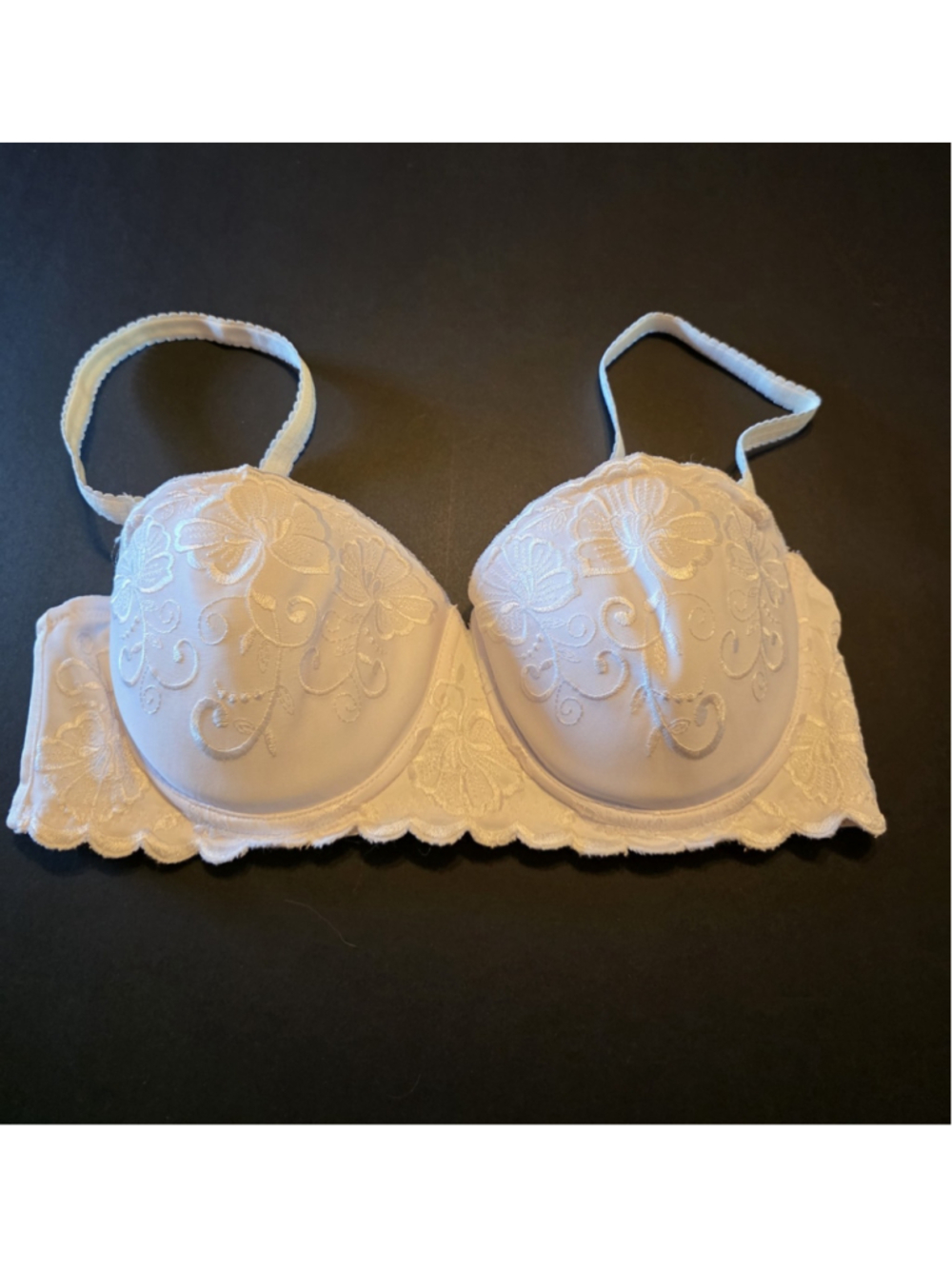 Vintage Inspirations By Maidenform White Embroidered Push Up Bra 36C
